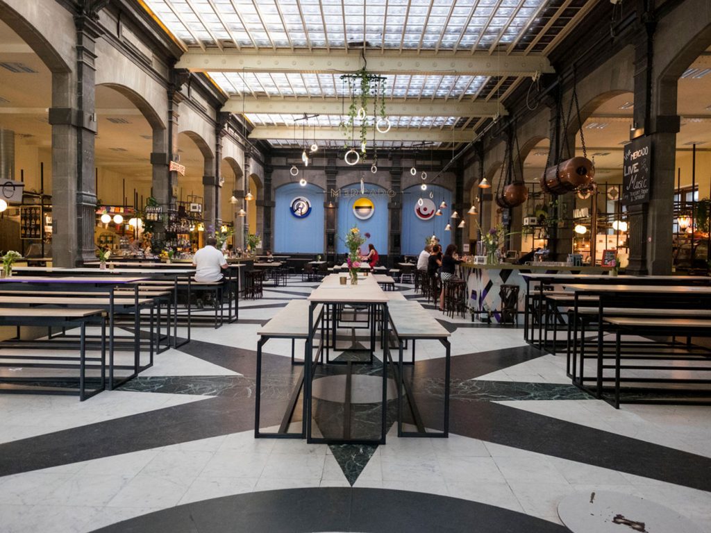 Hein Heun - Afbraakwerken postkantoor Antwerpen (foto door Mercado)