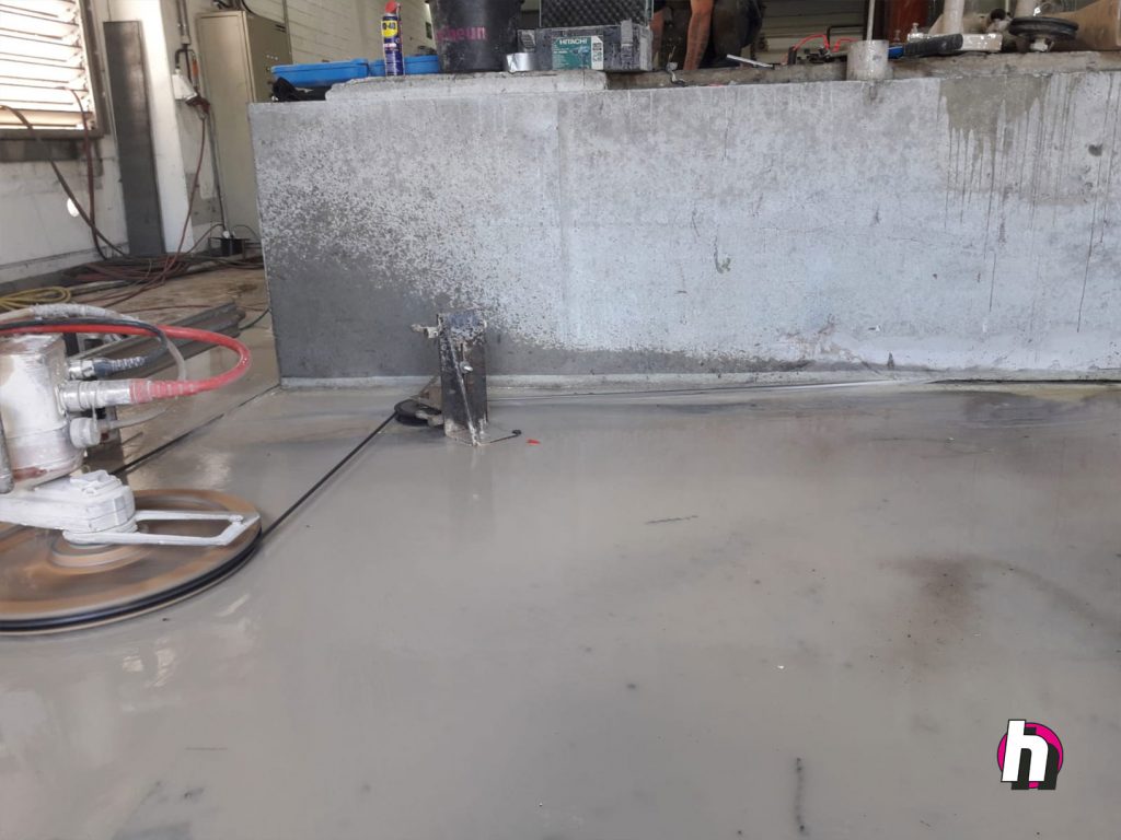 Hein Heun - Electriciteitsturbine amoveren en betonblok zagen