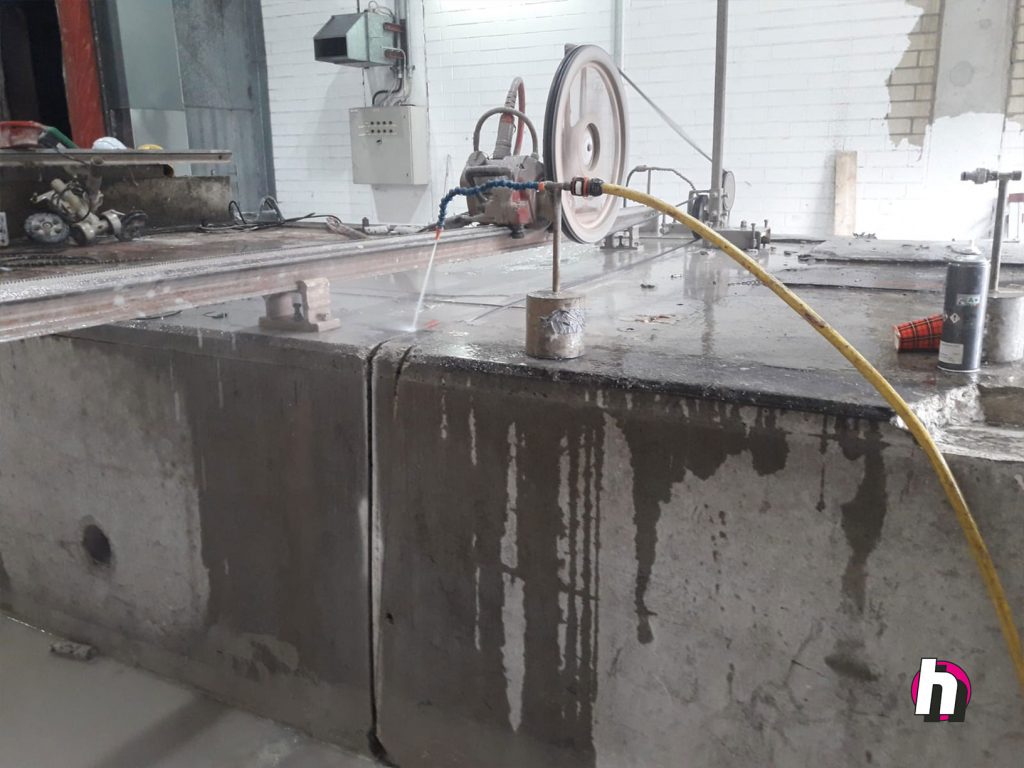 Hein Heun - Electriciteitsturbine amoveren en betonblok zagen