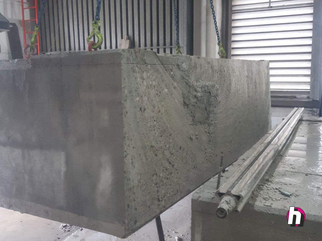 Hein Heun - Electriciteitsturbine amoveren en betonblok zagen