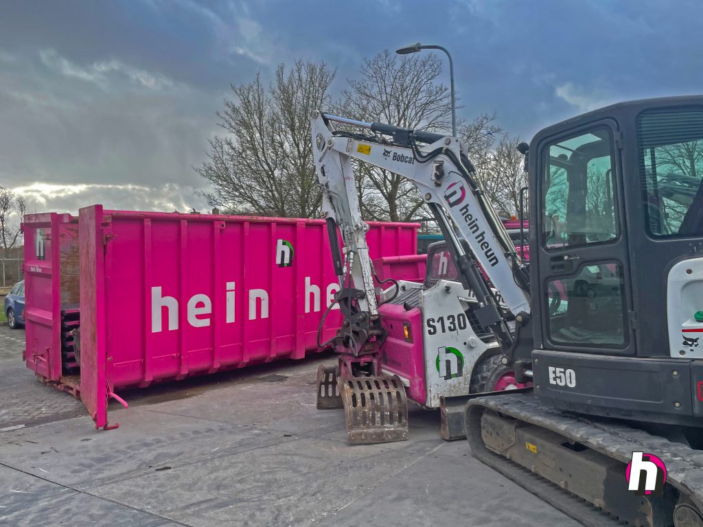 Hein Heun - Renovatiesloop bedrijfshal op Urk